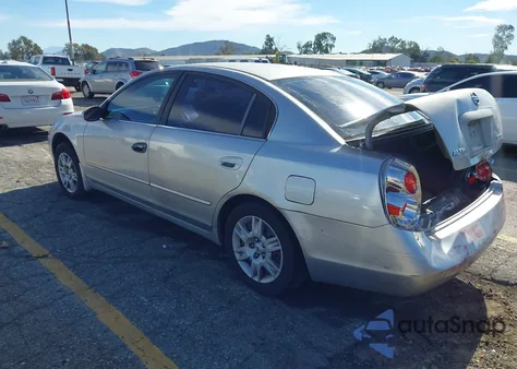 2005 Nissan Altima 2.5 S from USA, damaged, VIN 1N4AL11D75N922882